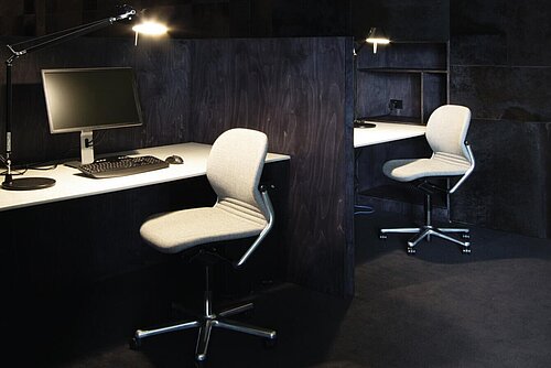 FS linie chairs at workstations in contemporary office