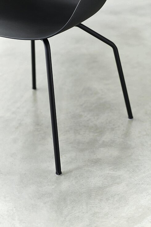 Yonda chair, cut-out, detail view, steel leg frame