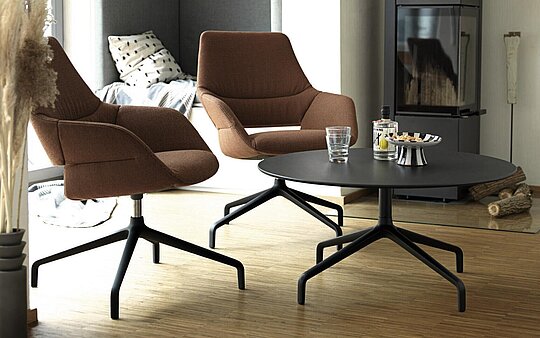 Occo lounge chairs in living space, relaxation setting