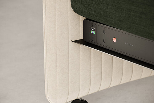 Insit singel seat system, seat cushion and side panel detail for rechargeable battery